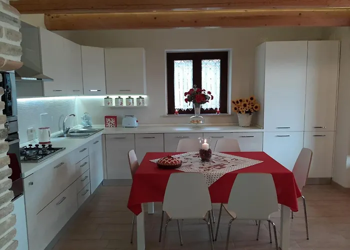 Διαμέρισμα Tre Laghi Rustic With Pool